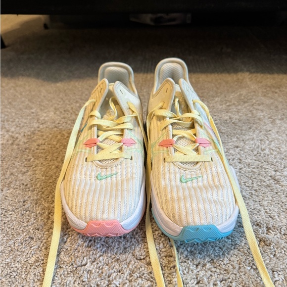 Nike Lebron Witness 6 Basketball shoes - Picture 1 of 3